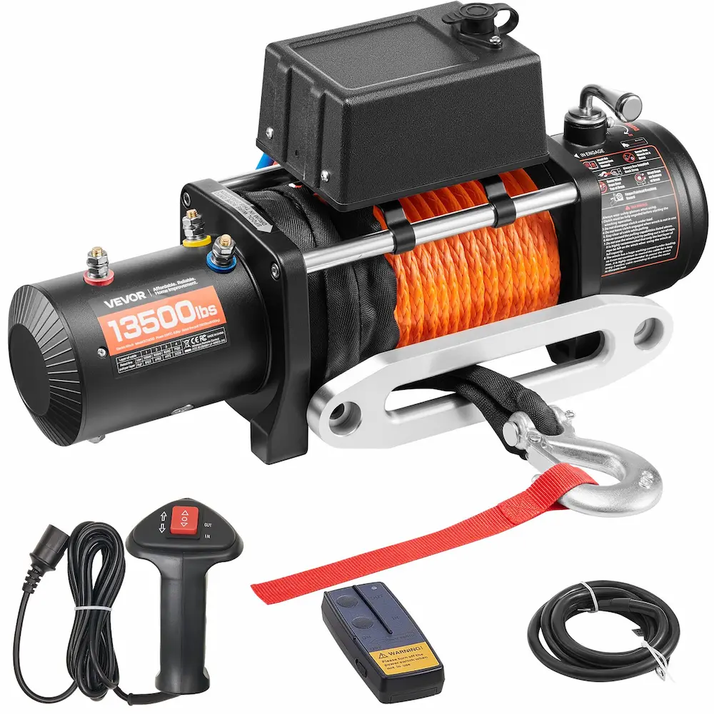 Treuil électrique Vevor 13500 lbs version IP55 avec corde synthétique orange, télécommande filaire et télécommande sans fil incluses