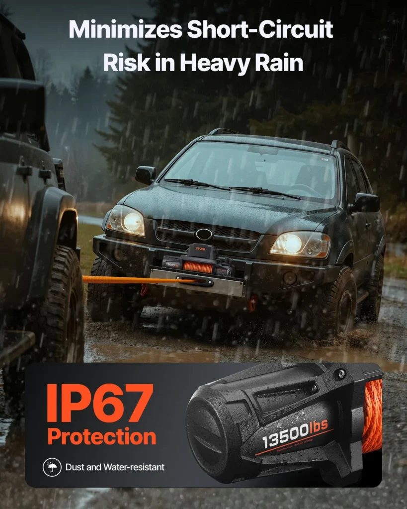 Badge IP67 du treuil Vevor 13500 lbs confirmant l'étanchéité complète en conditions de pluie intense sur terrain tout-terrain
